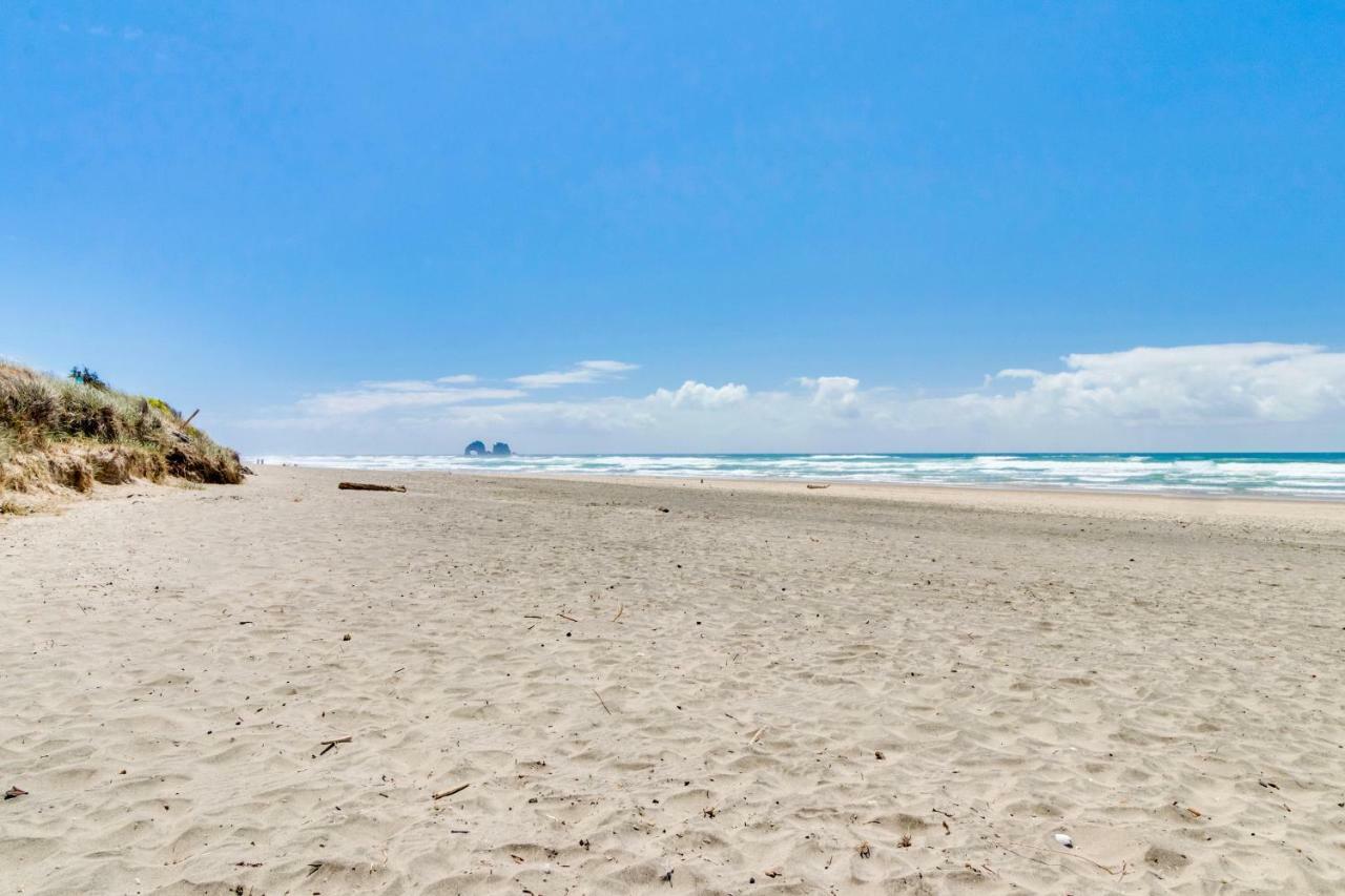 Villa Chris'S Oceanfront Getaway Rockaway Beach Exterior foto